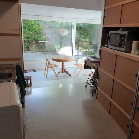 Met Patio Apartment *